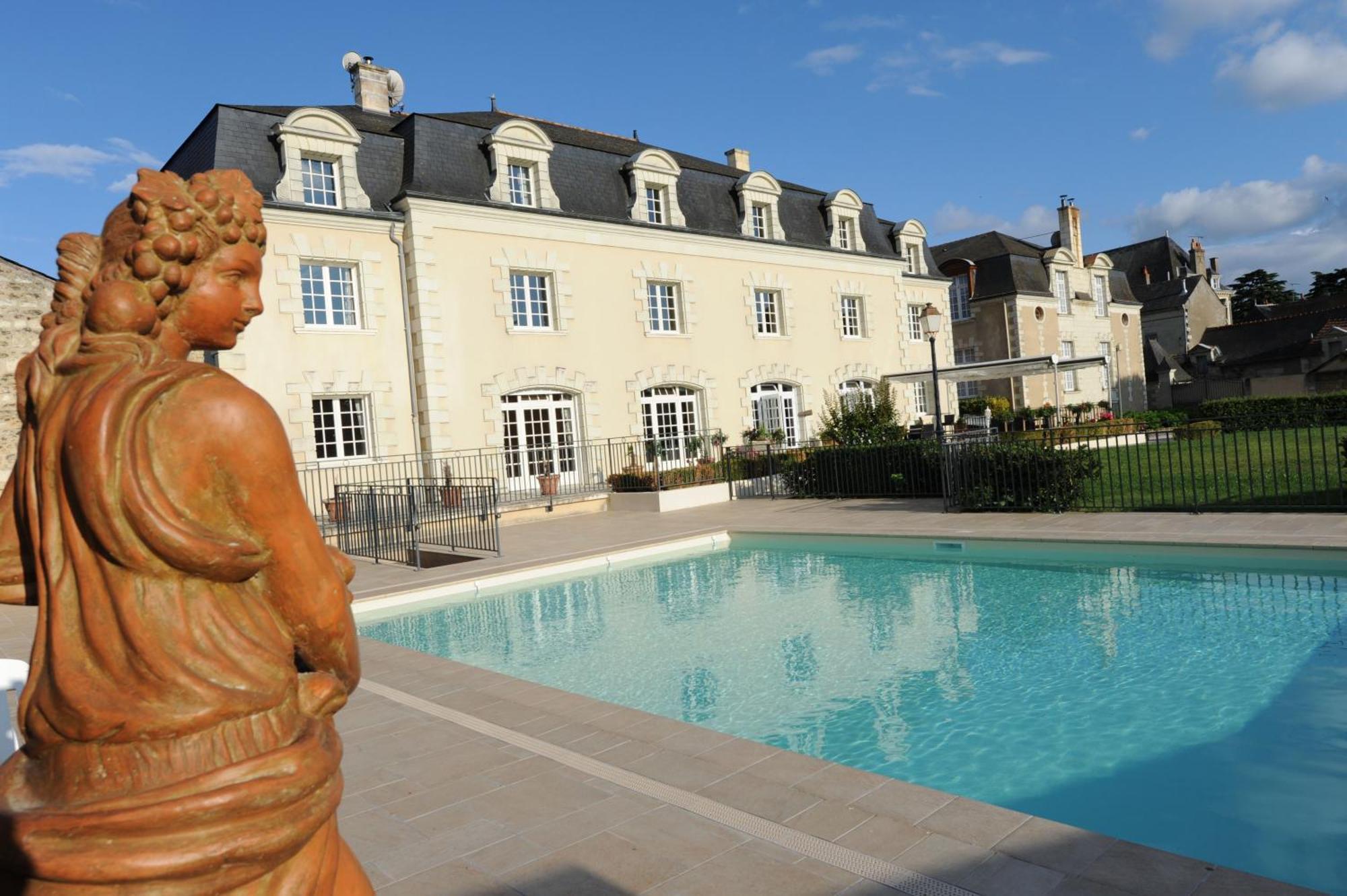 Hotel Spa Le Relais Du Bellay 몽트뢰유벨레이 외부 사진