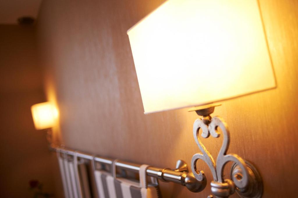 Hotel Spa Le Relais Du Bellay 몽트뢰유벨레이 외부 사진