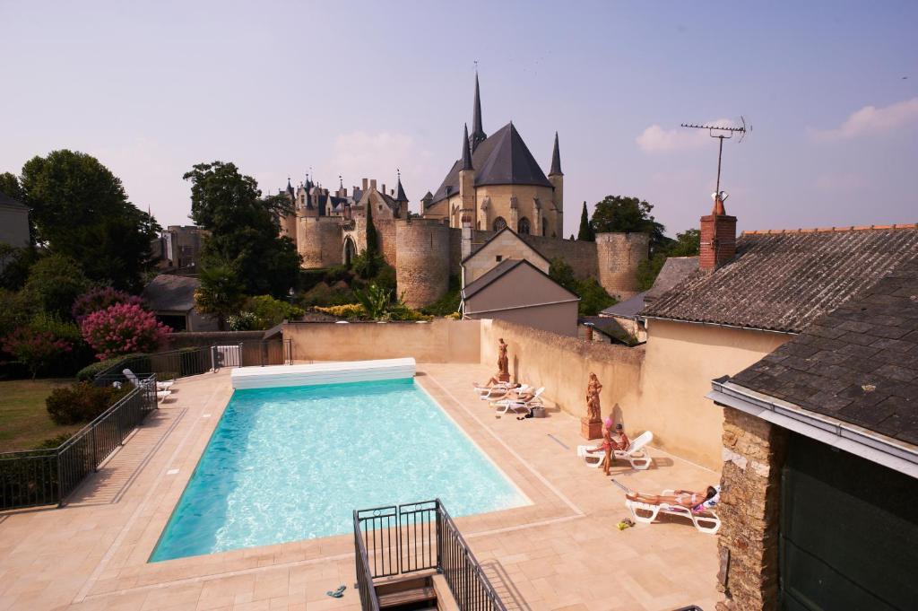 Hotel Spa Le Relais Du Bellay 몽트뢰유벨레이 외부 사진
