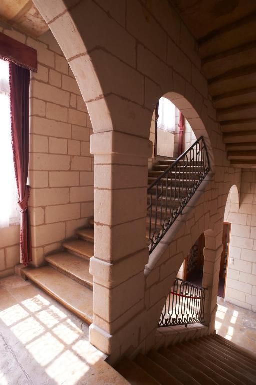 Hotel Spa Le Relais Du Bellay 몽트뢰유벨레이 외부 사진