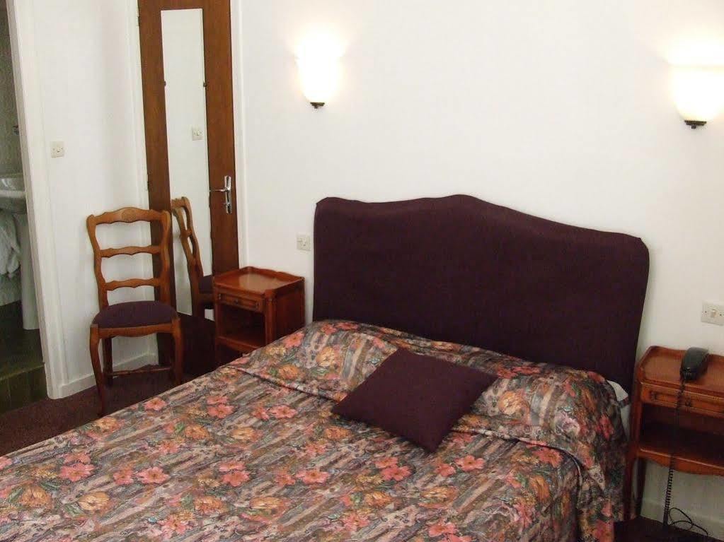Hotel Spa Le Relais Du Bellay 몽트뢰유벨레이 외부 사진