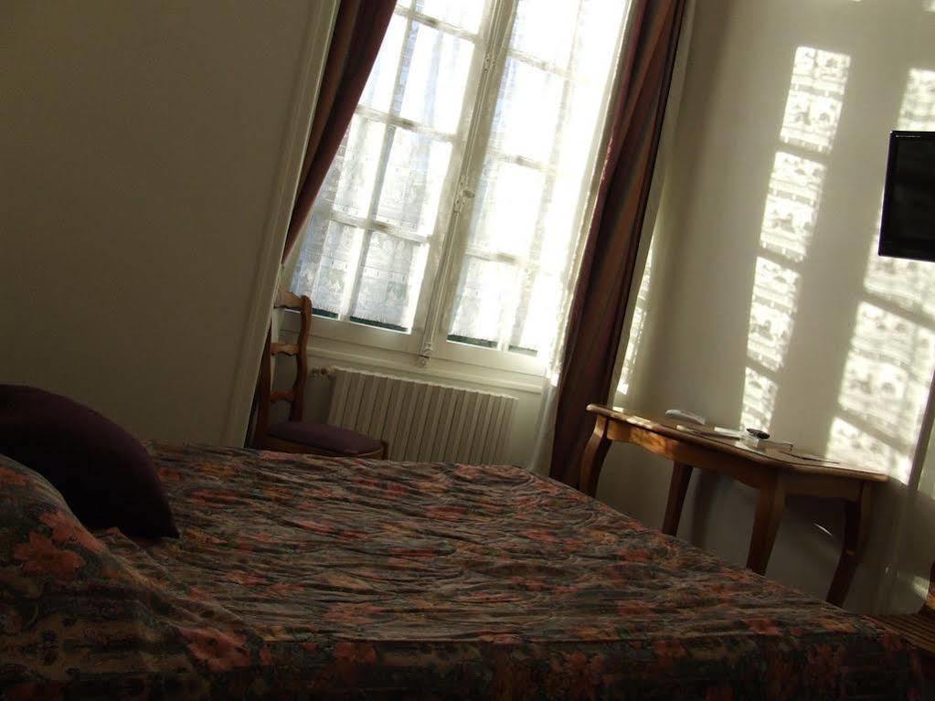 Hotel Spa Le Relais Du Bellay 몽트뢰유벨레이 외부 사진