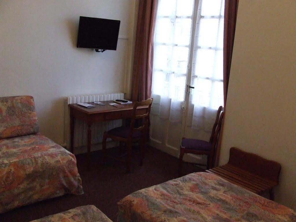 Hotel Spa Le Relais Du Bellay 몽트뢰유벨레이 외부 사진