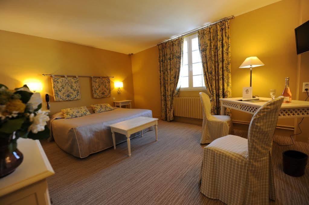 Hotel Spa Le Relais Du Bellay 몽트뢰유벨레이 외부 사진